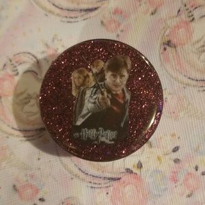 Harry Potter phone grip!